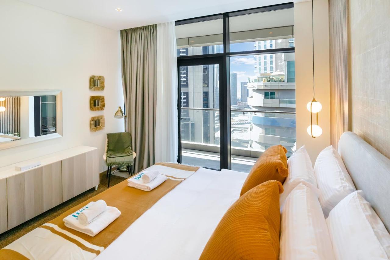 Fam Living - Rp Heights - 3 Mins Walk To Burj Khalifa & Dubai Mall Downtown Dubai Bagian luar foto