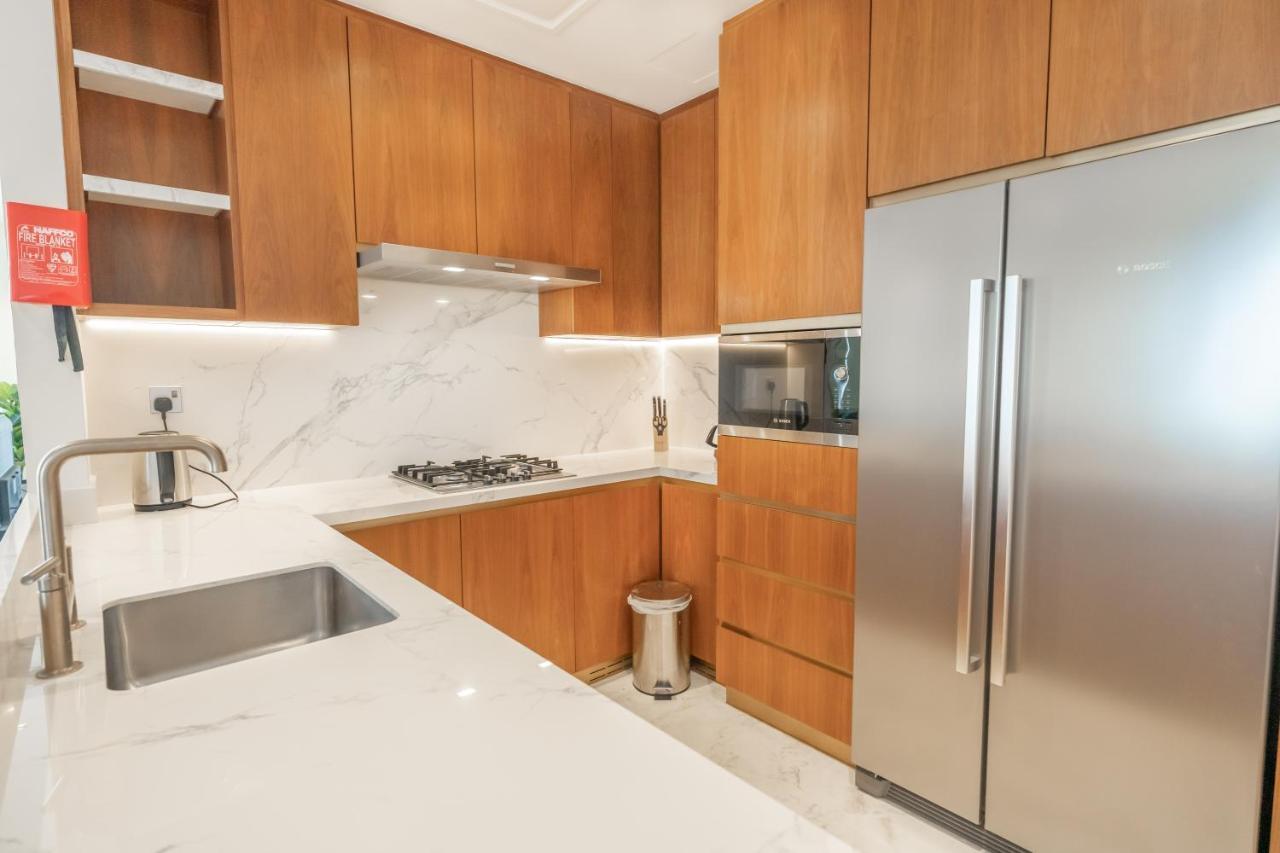 Fam Living - Rp Heights - 3 Mins Walk To Burj Khalifa & Dubai Mall Downtown Dubai Bagian luar foto