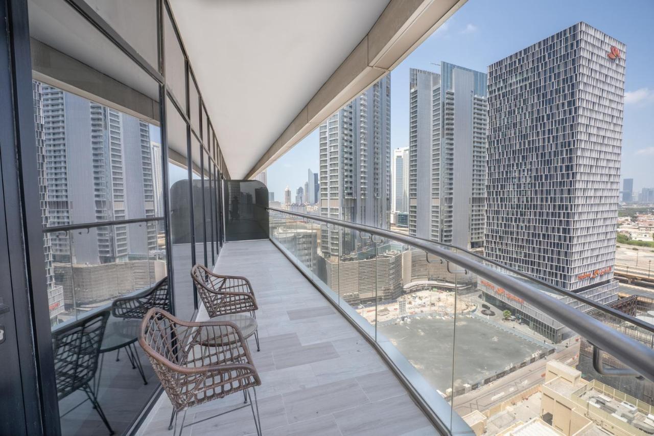 Fam Living - Rp Heights - 3 Mins Walk To Burj Khalifa & Dubai Mall Downtown Dubai Bagian luar foto