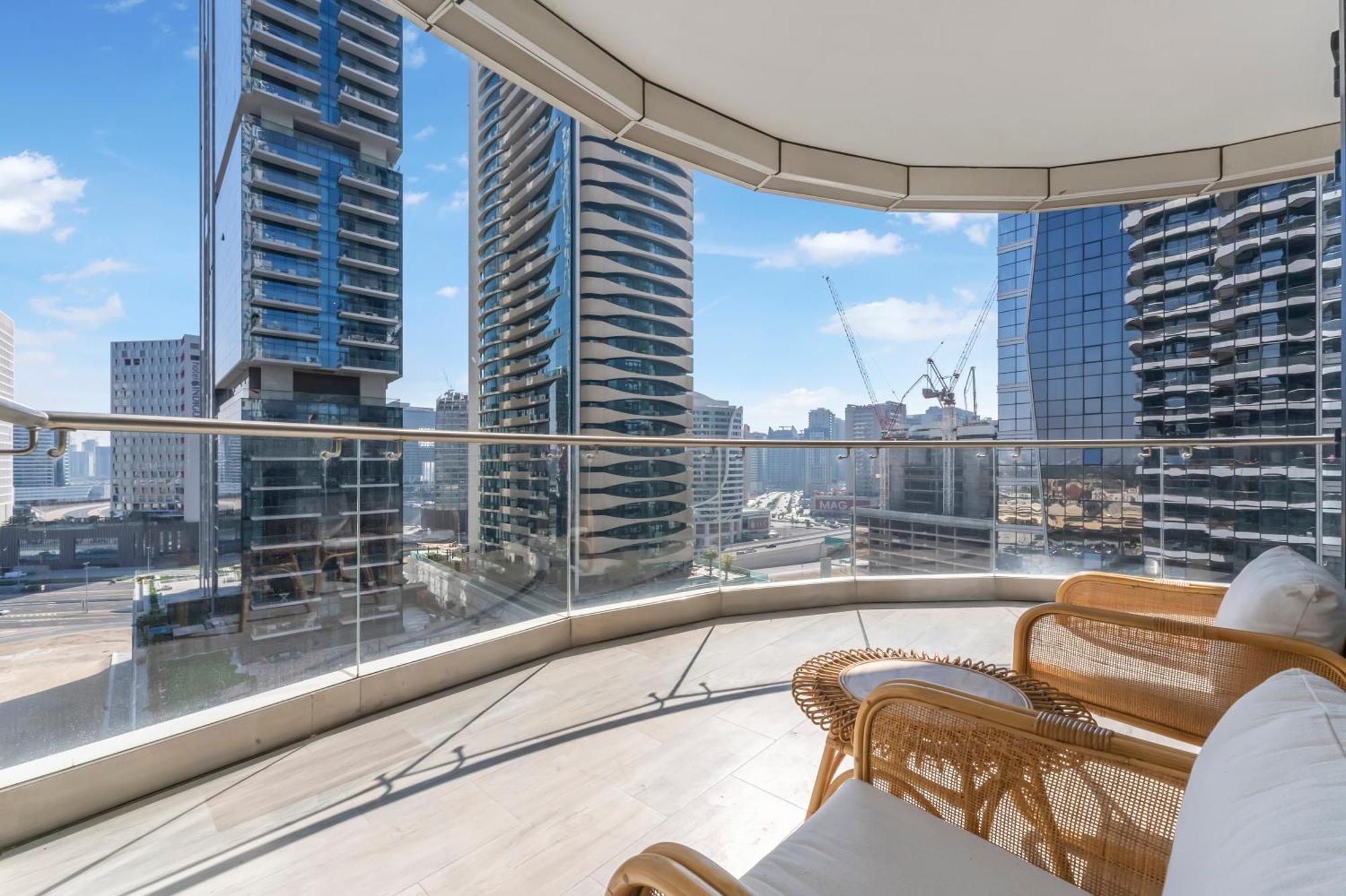 Fam Living - Rp Heights - 3 Mins Walk To Burj Khalifa & Dubai Mall Downtown Dubai Bagian luar foto